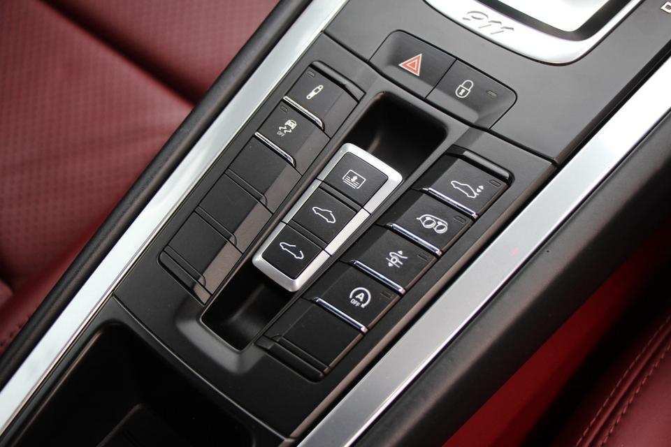 Porsche Carrera 991.2 coupe ปี 2017 17