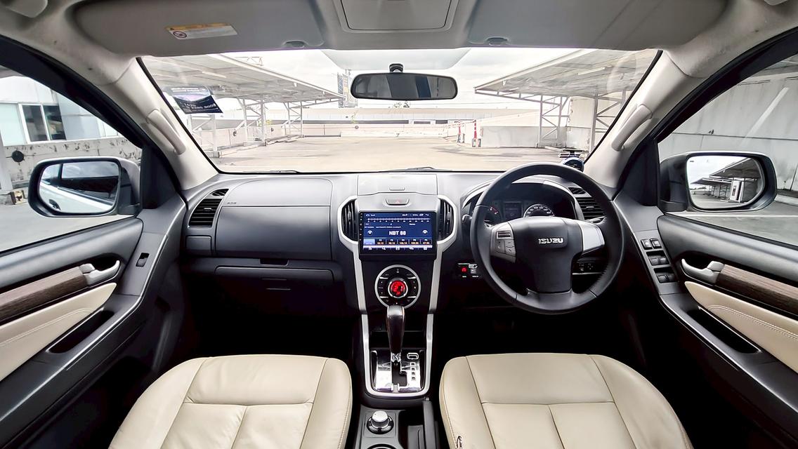 ISUZU Mu-X 3.0 4WD A/T ปี 2013 จด 2014  12
