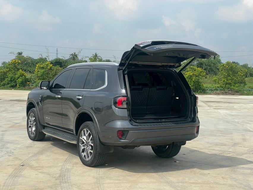 FORD EVEREST Y22 a 23 Wagon 4dr Titanium+7stAuto 4WD 2.0DTTi (Bi-Turbo) 10sp สีเทาดำ  10