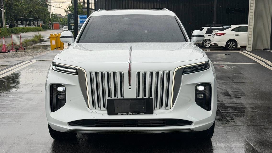 2026 Honqi hs9 สีขาว Milage 258 KM สภาพป้ายแดงทุกประการ ออกศูนย์มา 5 วัน ไฟฟ้าล้วน