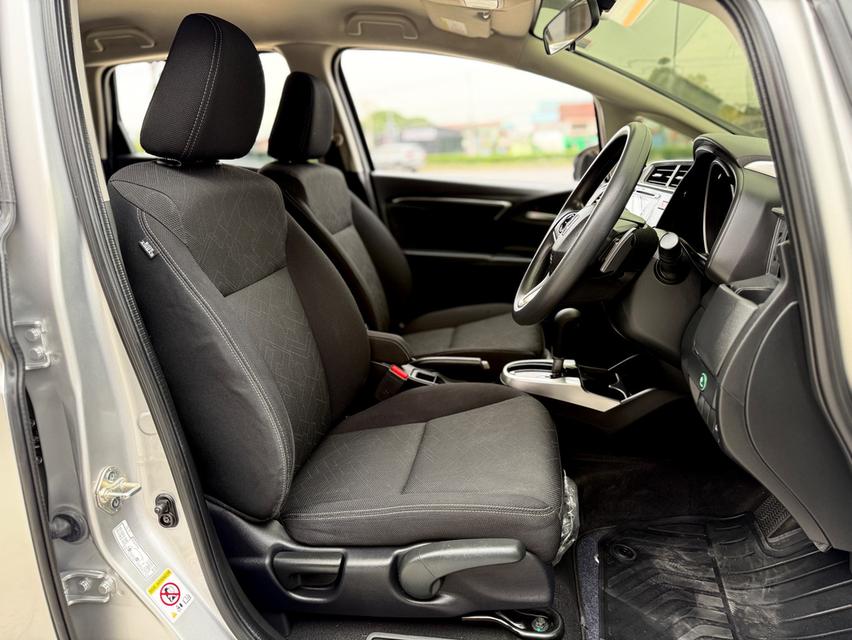 ขาย Honda Jazz 1.5SV+ ปี16 13