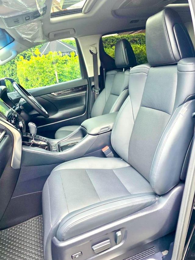 Toyota ALPHARD SRC E-Four สีดำ ปี 2023 ไมล์ 23,000 กม.  9
