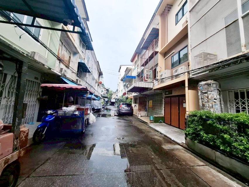 ขายอาคารพาณิชย์ 3 ชั้น ซอยเจริญนคร 12 ถนนเจริญนคร 3