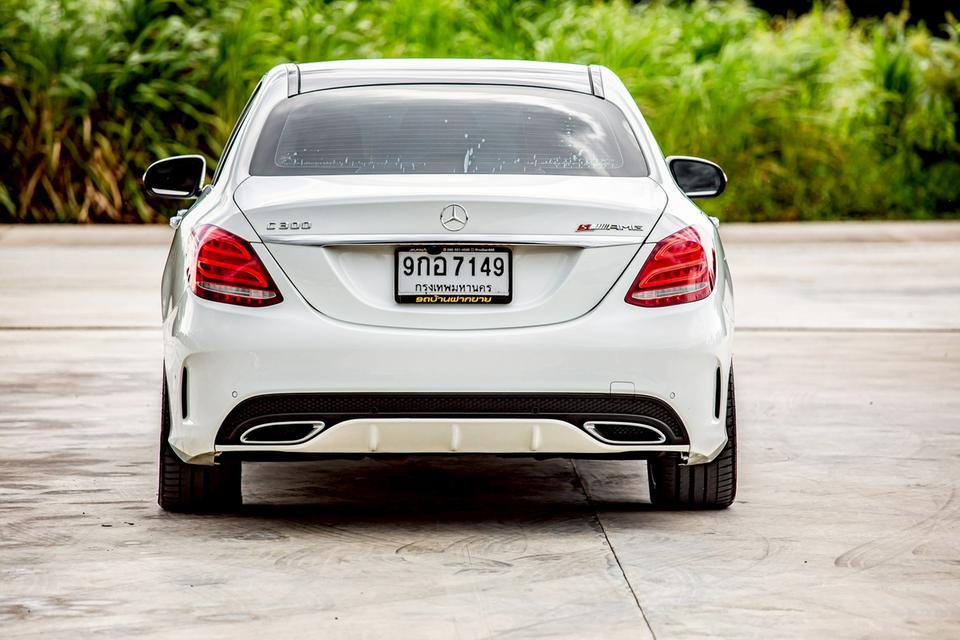 Benz C300 AMG Bluetec เบาะแดง ปี 2016 สีขาว 6