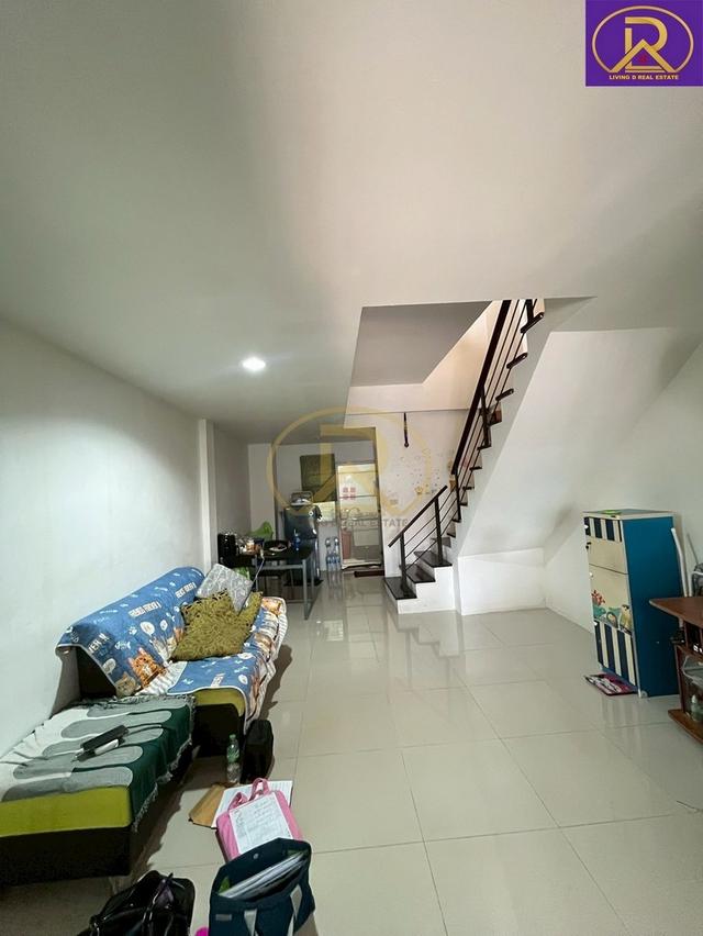 ขายทาวน์เฮาส์ 2 ชั้น 2 ห้องนอน 2 ห้องน้ำ ใกล้นิคมอุตสาหกรรมอมตะเฟส 4 ทำเลทองแหล่งอำนวยความสะดวกมากมาย ต.ดอนหัวฬ่อ อ.เมือ 4
