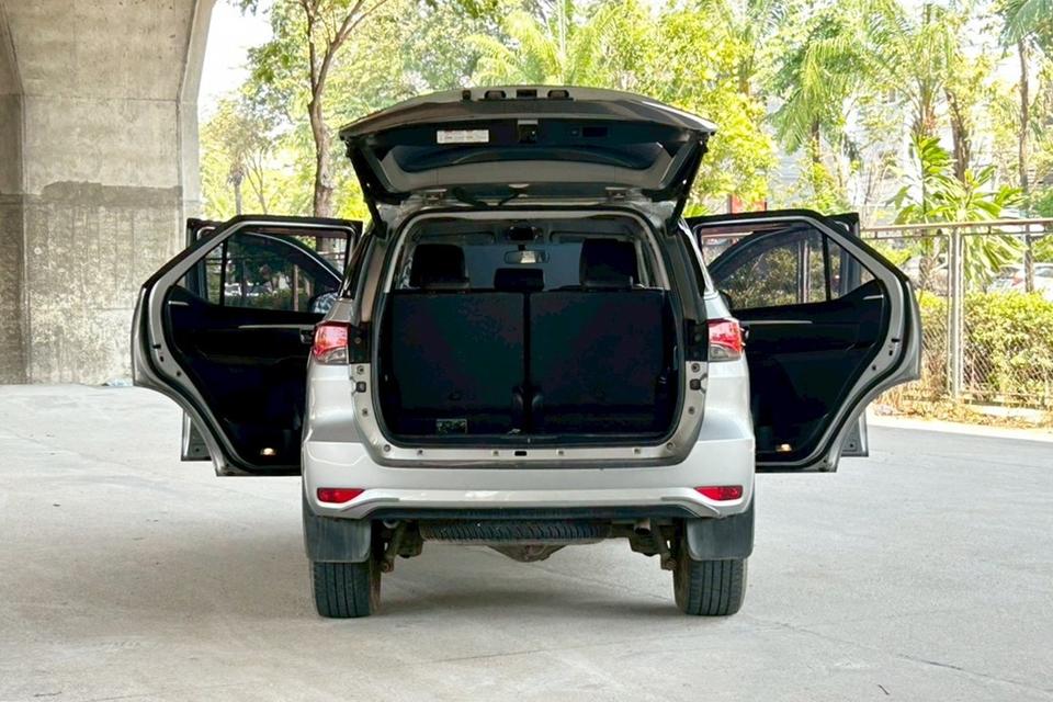 🔥ฟรีดาวน์ Fortuner รุ่นท๊อป 2.4 รถสวยมือเดียว Toyota Fortuner 2.4 V AT ปี 2016 รูปที่ 10