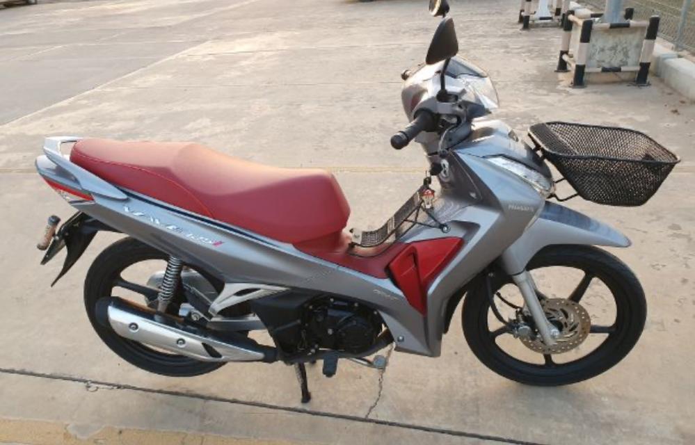 Honda Wave 125i สีเทา 3