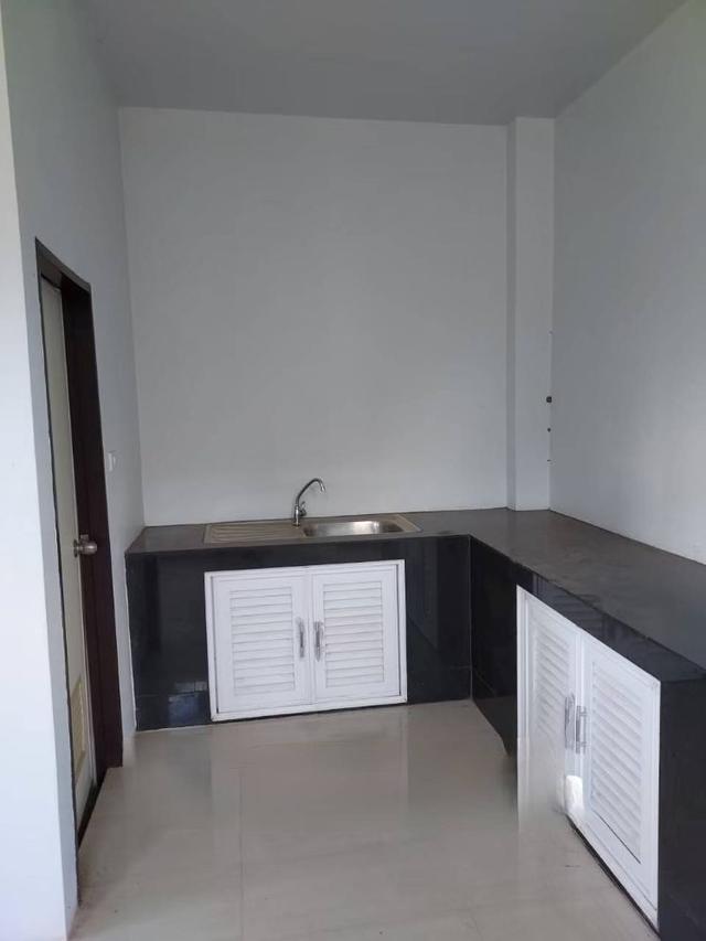 ขายอาคารพาณิชย์ 3 ชั้น 2 คูหา ติดถนน ทำเลดีมาก ใจกลางเมืองเทศบาล อำเภอธาตุพนม ถูกสุดในย่านนี้ เจ้าของขายเอง 4