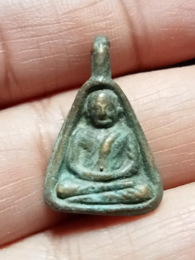 หลวงพ่อเงิน  จอบเล็ก