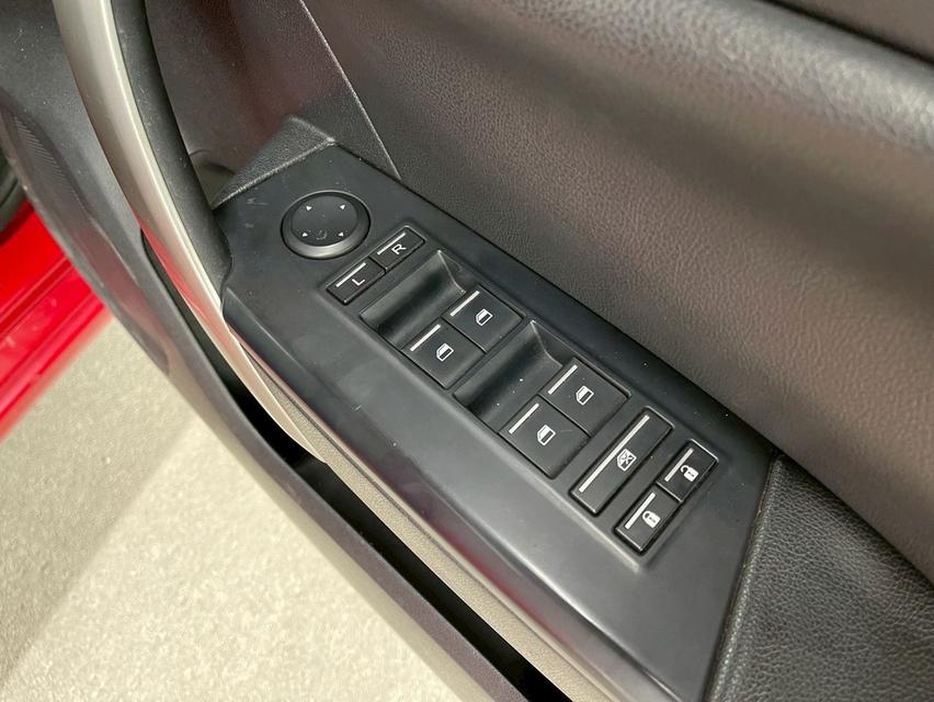 รหัสรถ WMT8253 MG5 1.5X Sunroof ปี 2016 17