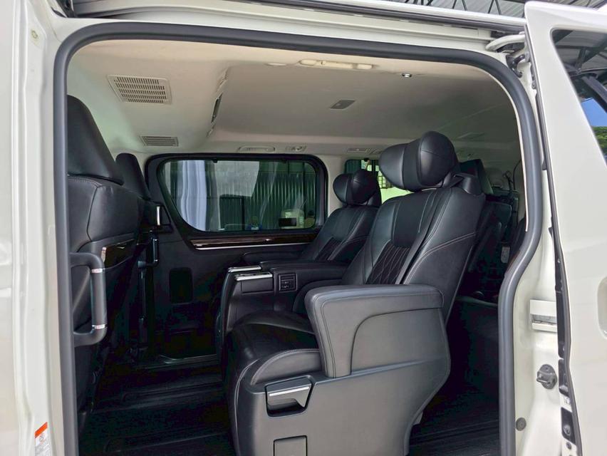 ขาย Toyota Majesty 2.8 ปี21 15