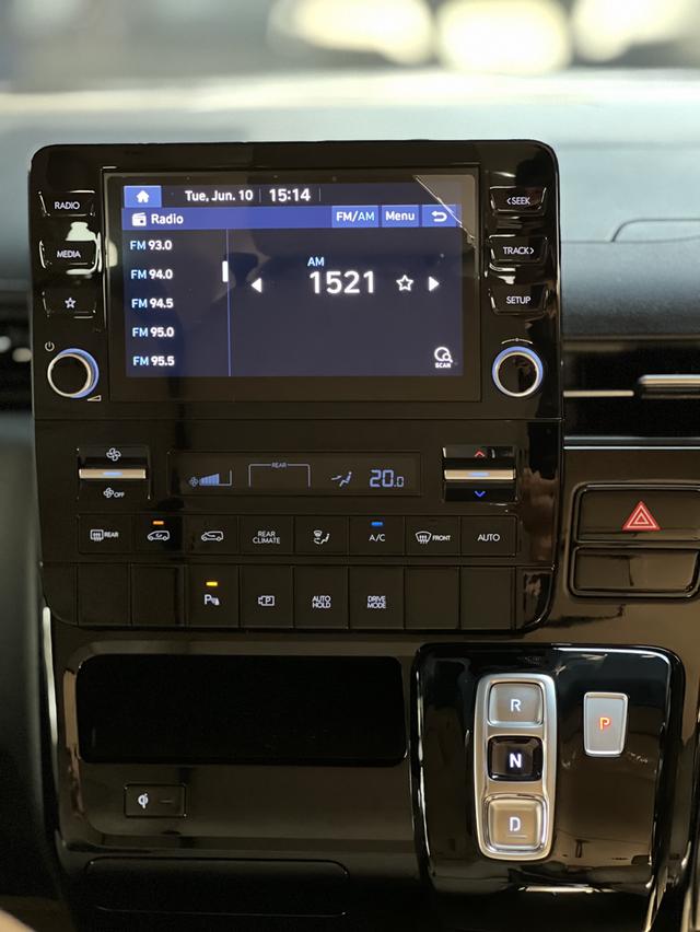 Hyundai Staria SLE 7