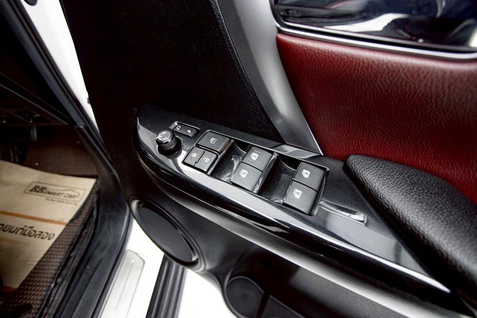 รหัสรถ  1E206 FORTUNER 2.8 LEGENDER BLACK TOP 2WD  7