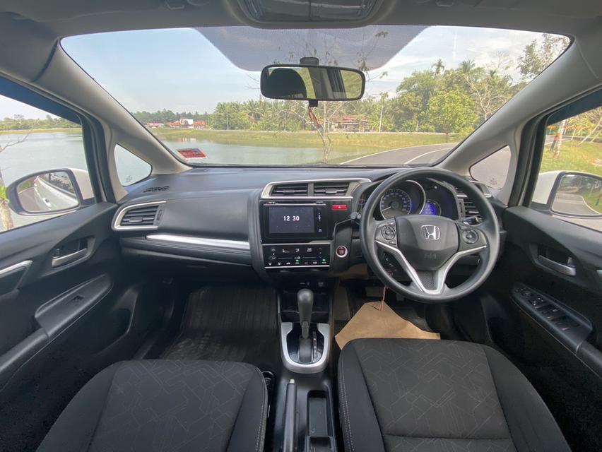 HONDA JAZZ 2015 1.5 i-VTEC SV AT ​​​​💓 เก๋งตัวรองท็อป 5 ประตู มือเดียว สภาพสวยตามรูป ออฟชั่นใช้งานได้ครบ พับเบาะราบได้ จุของได้เยอะ 10