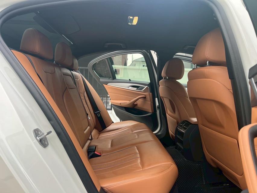 รหัสรถ AP322 BMW 520 d M-Sport ปี 2020 11