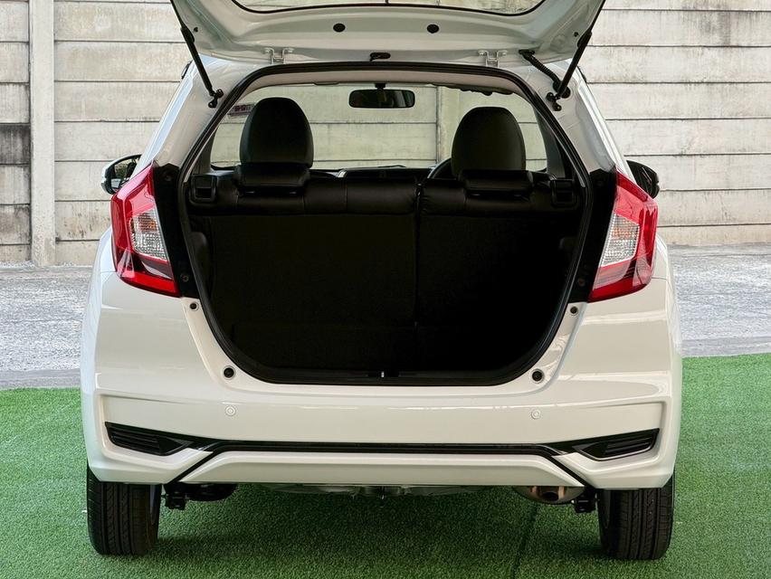 Honda Jazz 1.5 V ปี 2019 สีขาว ไมล์ 48,xxx km (แท้) รูปที่ 8