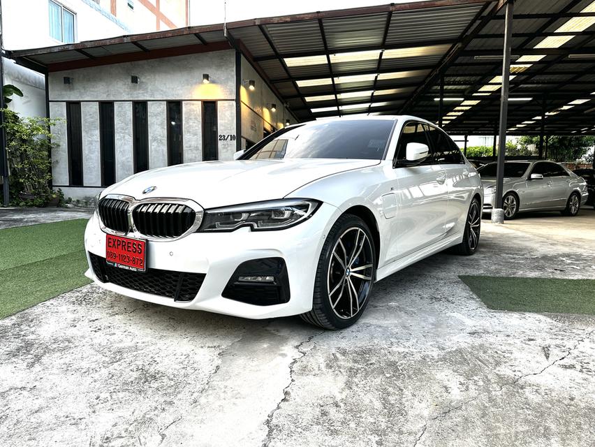ฺBMW 330e Plug-in Hybrid M Sport จดทะเบียนปี2021 ไมล์น้อย