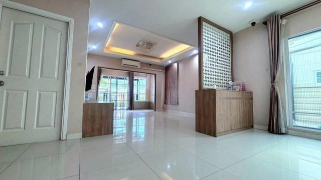 ขายหมู่บ้านภัสสร เพลสทีจ ซอยพัฒนาการ 38 ย่านพัฒนาการ 095-164-2956 XXX 2