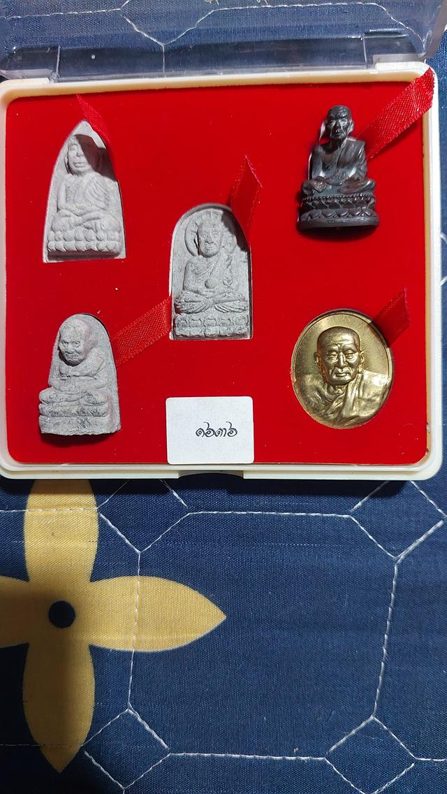 พระชุดของขวัญ 5องค์ หลวงพ่อทวดเหยียบน้ำทะเลจืด รุ่นครบรอบกระทรวงกลาโหม 115 ปี ปี2545 รูปที่ 3