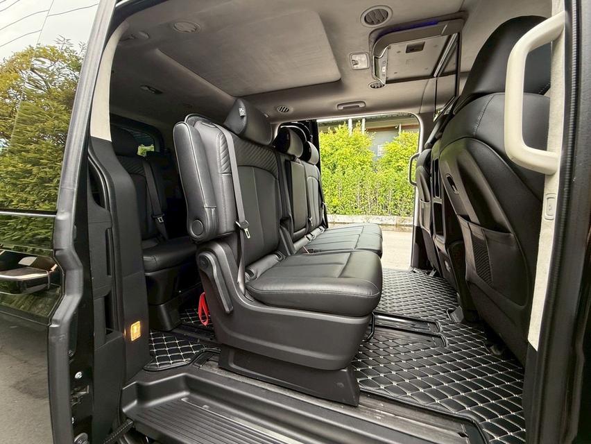 รหัสรถ AP7737 Hyundai Staria Premium Sunroof 2.2D 8AT ปี 2022 สีดำ ตัวtop รูปที่ 9