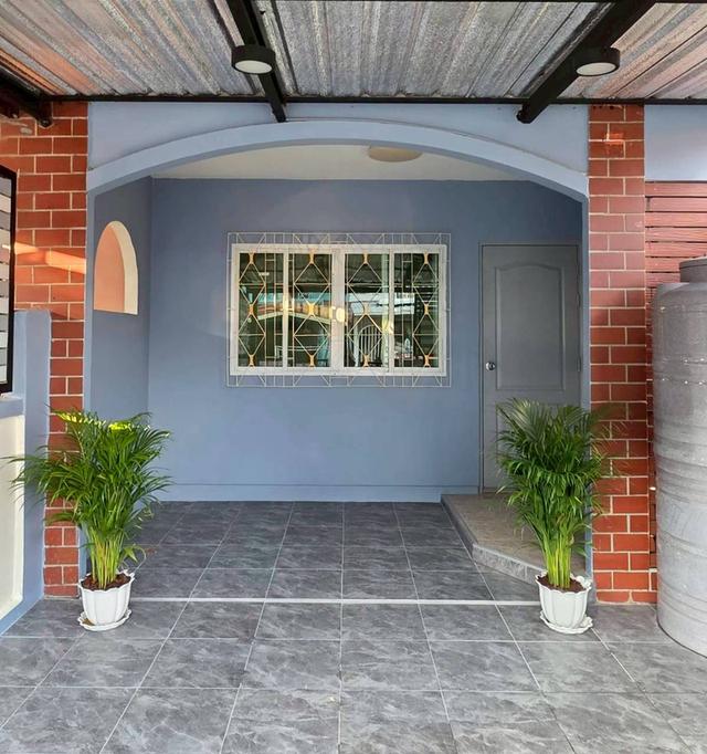 ขายทาวน์เฮ้าส์ 2 ชั้น มบ.สิรารมย์ ถนนบ้านกล้วย-ไทรน้อย รีโนเวทใหม่ทั้งหลัง พร้อมเข้าอยู่ (เจ้าของขายเอง) 2