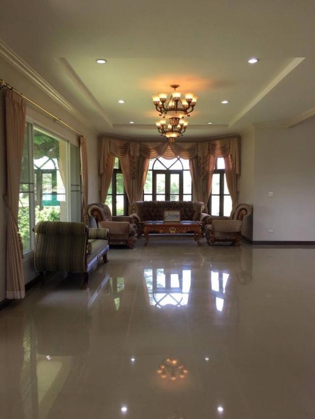 ให้เช่าบ้านเดี่ยว 2ชั้นเนื้อที่ 2ไร่ พื้นที่ใช้สอย 650ตร.ม 5ห้องนอน 5ห้องน้ำเฟอร์ครบ ถนนเทพารักษ์ก.ม 12 ใกล้สนามบินสุวรรณภูมิ ราคาเช่า 150,000 บ/ด 7