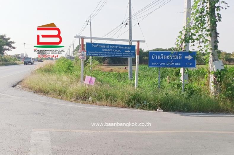 ที่ดินเปล่า(ยังไม่ถม) ซอยบ้านจิตธรรมดี-ลาดบัวหลวง (ตรงข้ามสวนอินทผาลัม) เนื้อที่ 2 ไร่ 800 ตรว. ถนนสายเอเชีย ตำบลพระยาบันลือ อำเภอลาดบัวหลวง 9