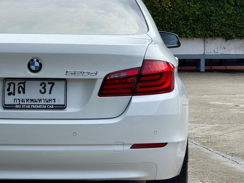2013 BMW 520D F10 รถมือเดียวออกป้ายแดง รถวิ่งน้อย เข้าศูนย์ทุกระยะ รถไม่เคยมีอุบัติเหตุครับ 9