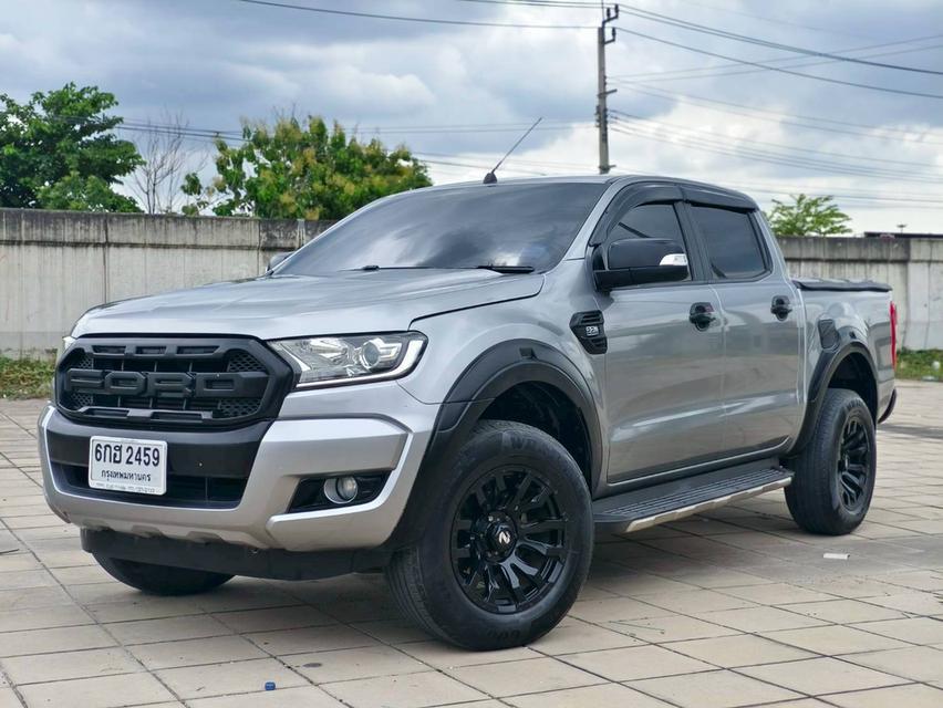 Ford Ranger Hi-Rider Double Cab 2.2 XLT เกียร์ Auto สีเทา รถปี 2017 จด ปี 2018 3