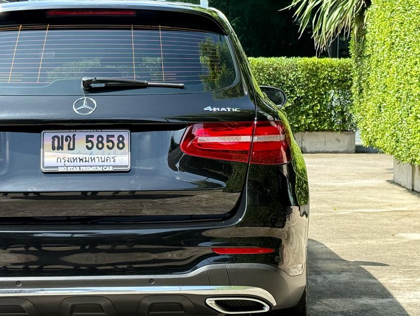 2019 BENZ GLC 250D AMG รถมือเดียวออกป้ายแดง รถวิ่งน้อย ประวัติศูนย์ครบ ไม่เคยมีอุบัติเหตุครับ 9