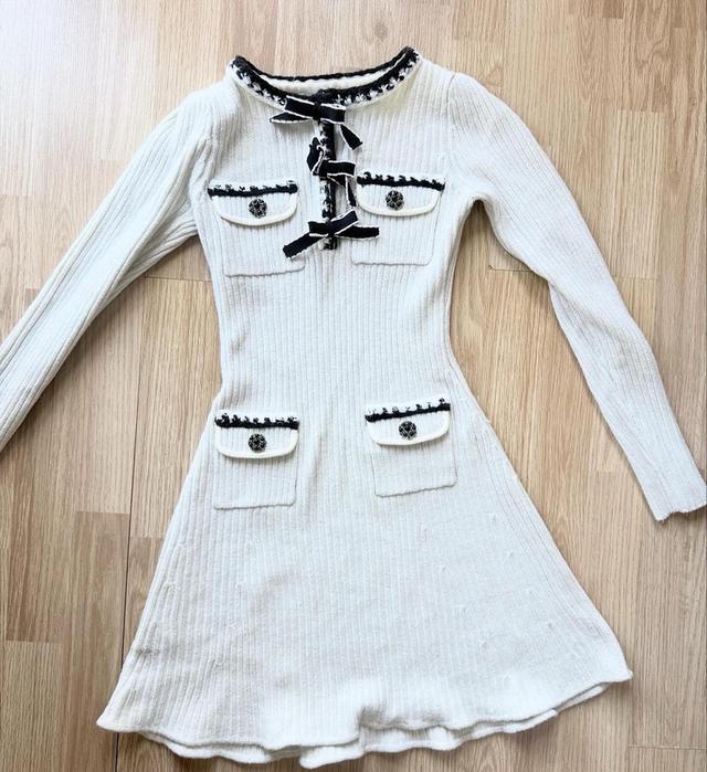 เดรสไหมพรมสวยๆ มือสอง