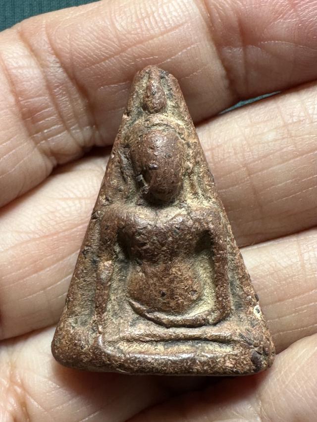 พระนางพญา พิมพ์เข่าตรง รูปที่ 5