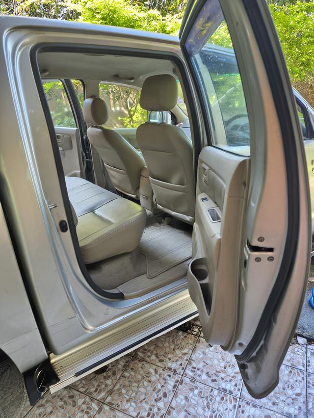 ขาย VIGO 3000cc 4 ประตู 2WD ปี 2005 ไมล์ 330000 รถบ้านขายเอง 7