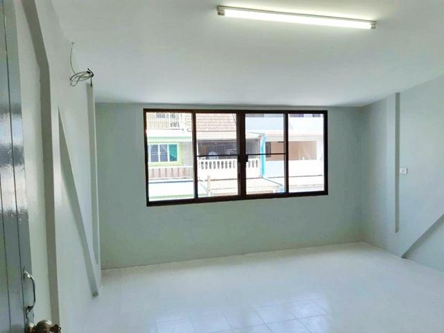 5 นอน 3 น้ำ 18 ตร.วา. 288 ตร.ม. ถ.พระราม3 ซ.สาธุประดิษฐ์ 52-60 BRT วัดดอกไม้ 1.0 กม.อาคารให้เช่า 4 ชั้น รีโนเวทใหม่ ฟังก 7