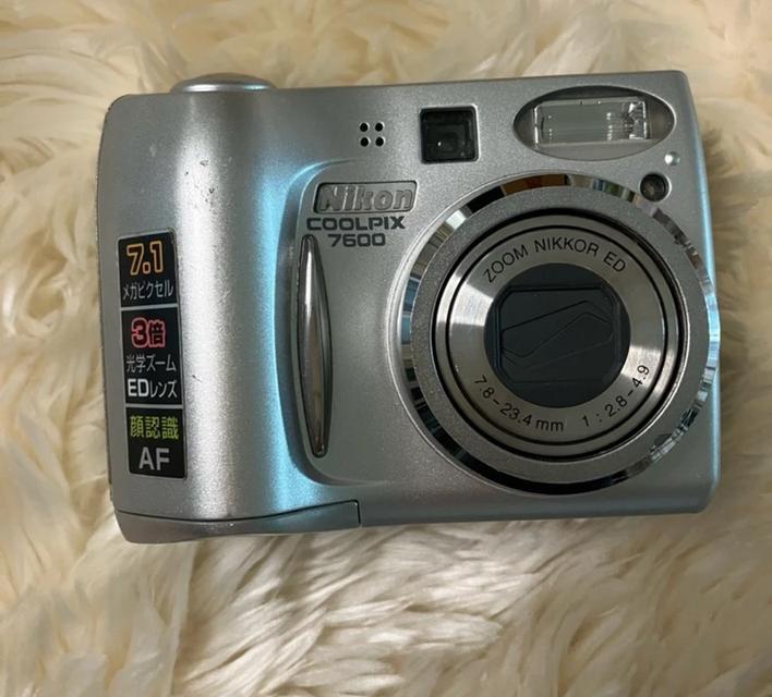 กล้องดิจิตอลเก่า Nikon Coolpix 7600