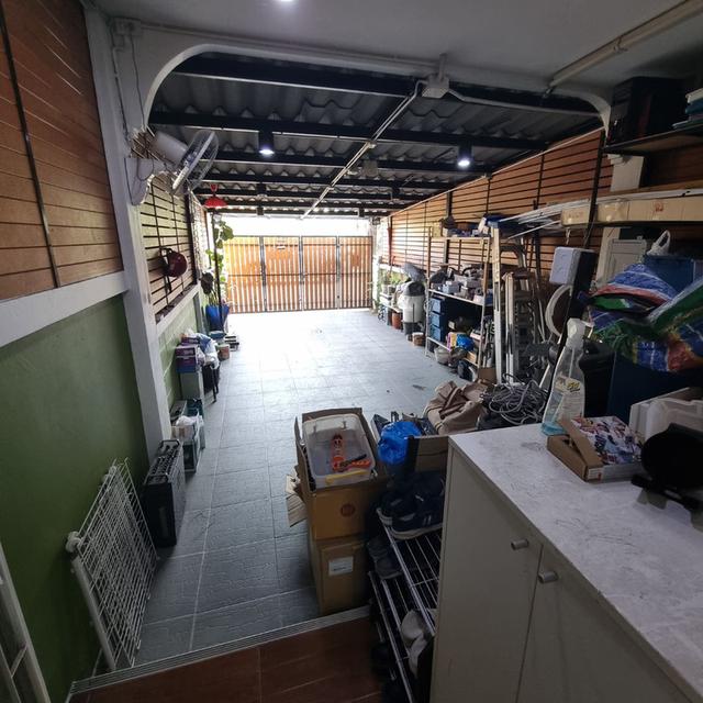 ทาวน์เฮ้าส์ 2 ชั้น ถนนสุขาภิบาล 5 ซอย 25 เข้าซอยมา 100 เมตร 3