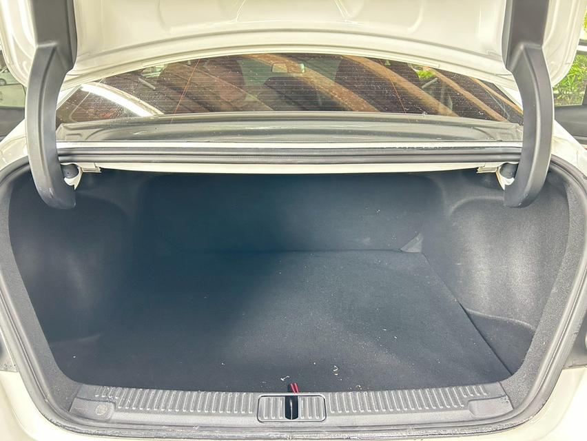 MG 5 1.5 X Sunroof AT ปี 2022 20