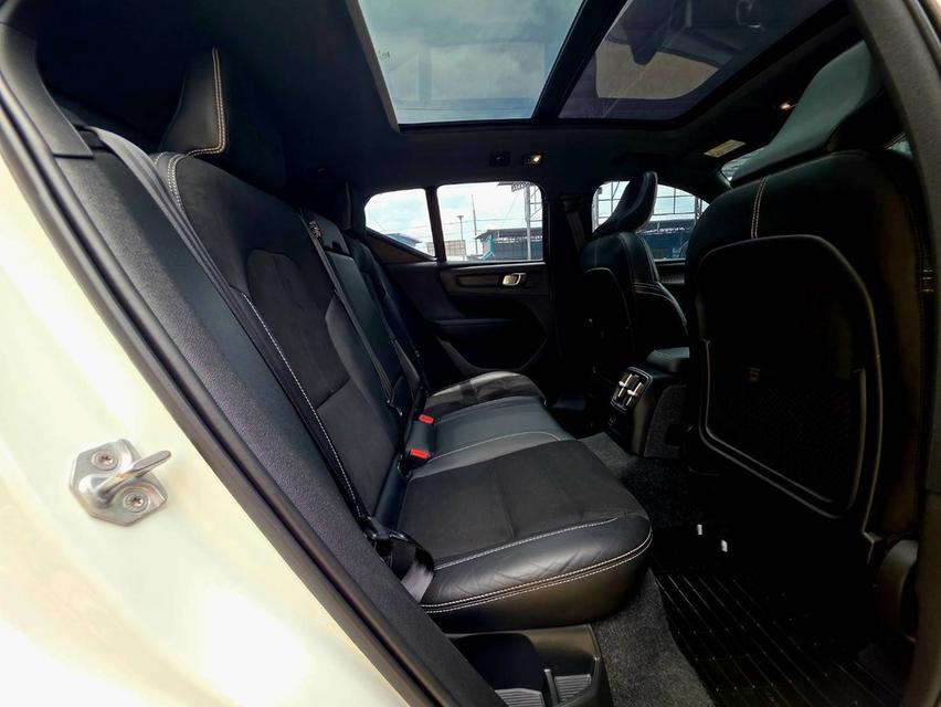 (แจ้งรหัสรถ SEZ744) Volvo XC40 Recharge T5 Inscription (Plug-in Hybrid) เกียร์ ออโต้ เบนซิน+ไฟฟ้า สี ขาว ปี 2022 จด 2023 รูปที่ 10