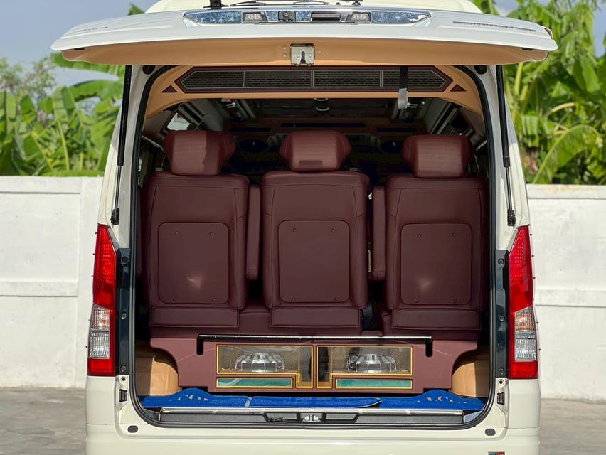 2024 Toyota Commuter 2.8 แต่ง VIP 18