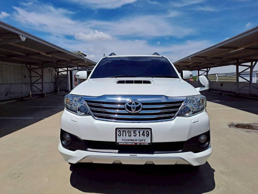 Toyota Fortuner 3.0 V รุ่น TRD Sportivo  4WD รุ่นท็อปสุด ปี2014 สีขาว