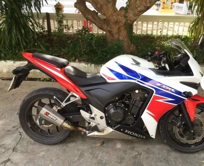 Honda CBR500 สีขาวดำ