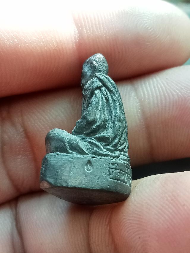 รูปหล่อเนื้อตะกั่ว หลวงพ่อคูณ ปี2540 2