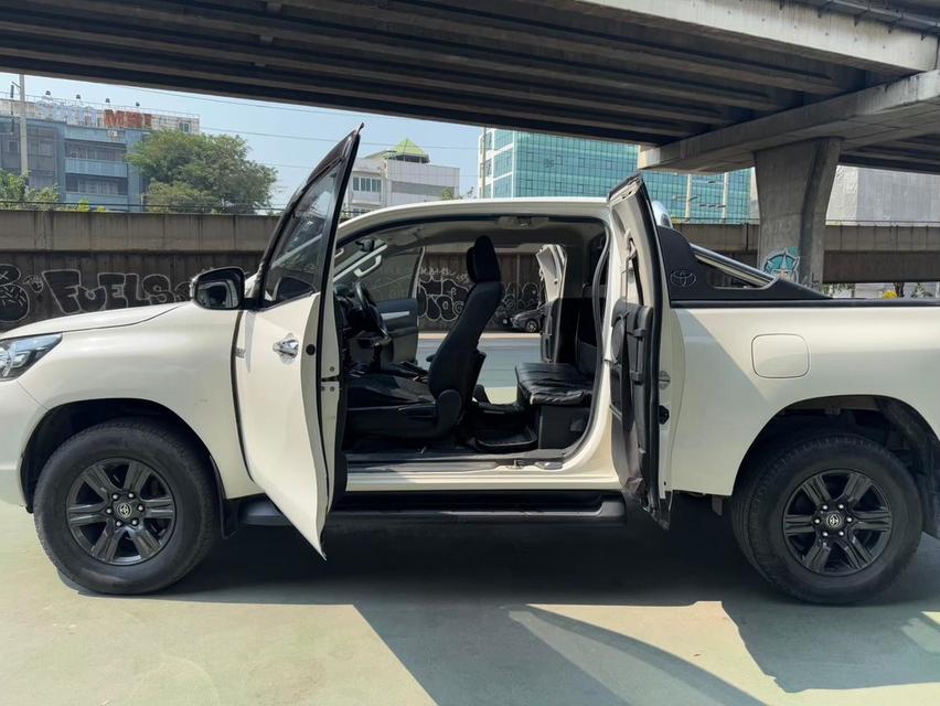Toyota Hilux Revo Smart Cab 2.4 Entry MT ปี 2021
