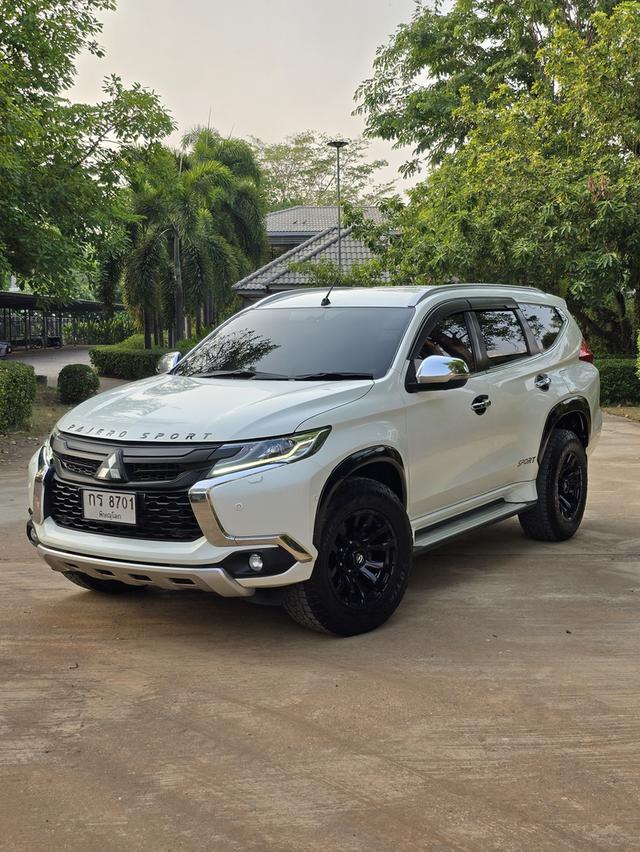 Mitsubishi Pajero Sport 2.4D GT Premium 17