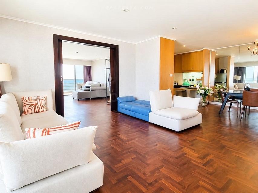 For Rent — Large Beachfront Condo at Goldensand Beachside Condominium, Pattaya 210sqm 3 bedrooms 3 bathrooms on 16th floor 6