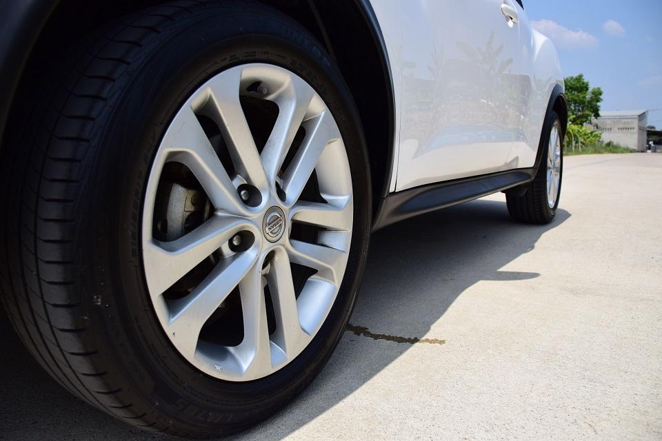 ขายเพียง 240000 บาท ปี15จด16 ฟรีดาวน์ ไมเนอร์เช้น นิสสัน JUKE 1.6ตัวท็อปออฟชั่นส์ เบาะหนังแท้ แอร์จอ พุตสต๊าท ช่วงล่างแน่นๆ โทร0957401229 ไอดีไล UTBP รูปที่ 14