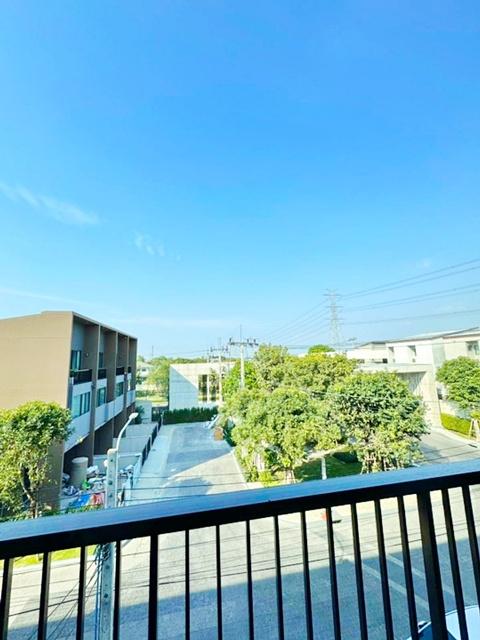 พระราม9-กรุงเทพกรีฑา ทาวน์โฮม 3 ชั้น 3 นอน 3 น้ำ บ้านกลางเมือง รร.นานาชาติ ไบรท์ตัน กรุงเทพฯ 900 ม. ARL บ้านทับช้าง 3.5 1