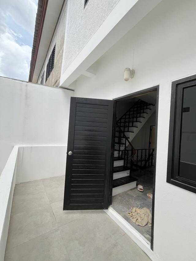 บ้านทาวเฮ้าส์ หมู่บ้านสินทวีสวนธน3 7