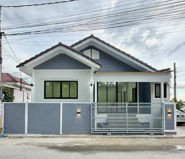 หมู่บ้านพบทอง ซอยวัดลาดปลาดุก บ้านเดี่ยวชั้นเดียว หลังมุมถนนเมน ตกแต่งใหม่พร้อมอยู่ 1