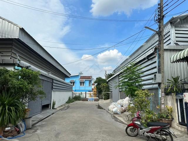 ให้เช่าโกดัง ขนาด 300 ตรม. ซอยนวลจันทร์ 36 (นวมินทร์ 163) เดินทางสะดวก 6 ล้อเข้าออกได้ 3